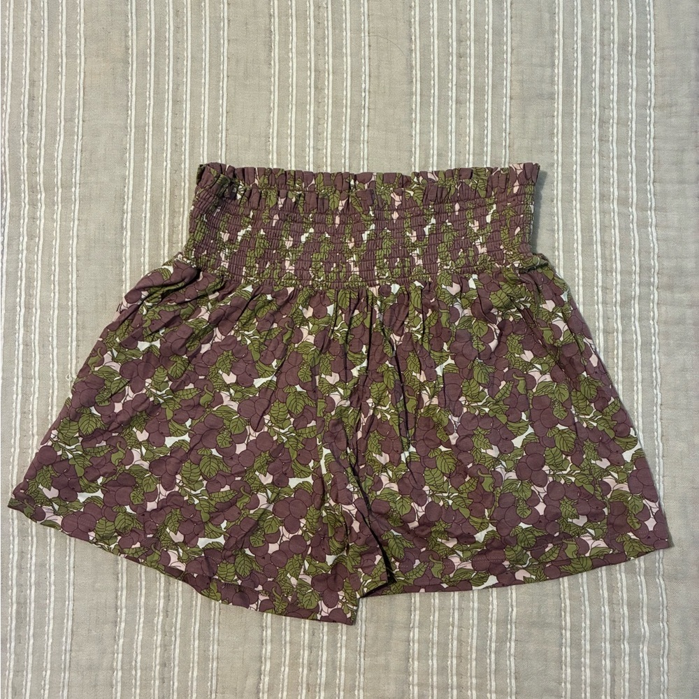 Kate Quinn shorts
